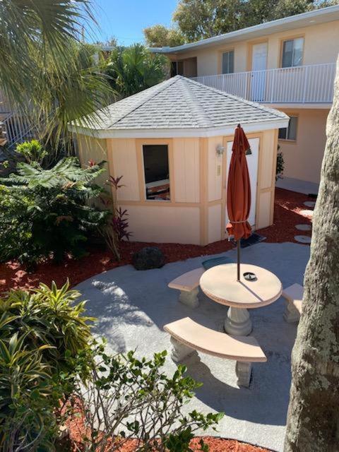 Cozy Canaveral Condo! Next To Nasa Launch Site Apartment