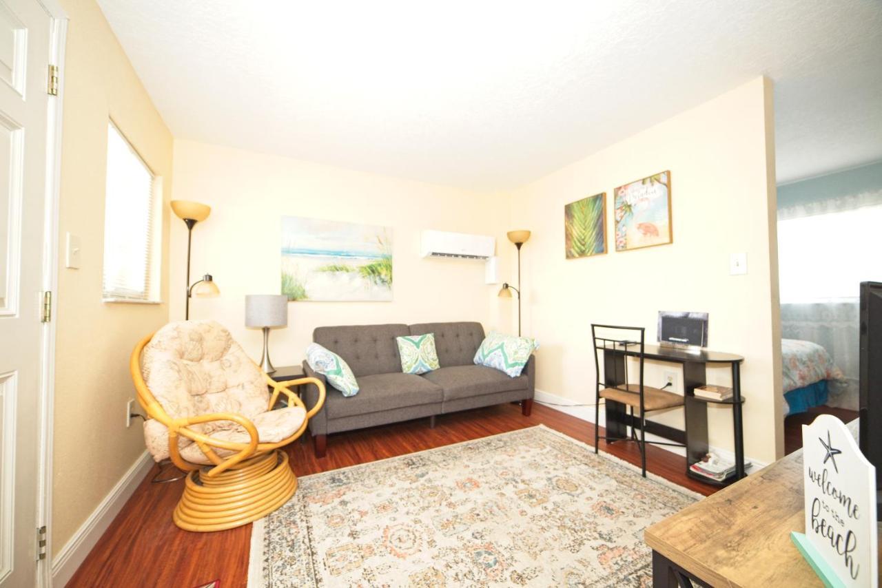 Cozy Canaveral Condo! Next To Nasa Launch Site Apartment
